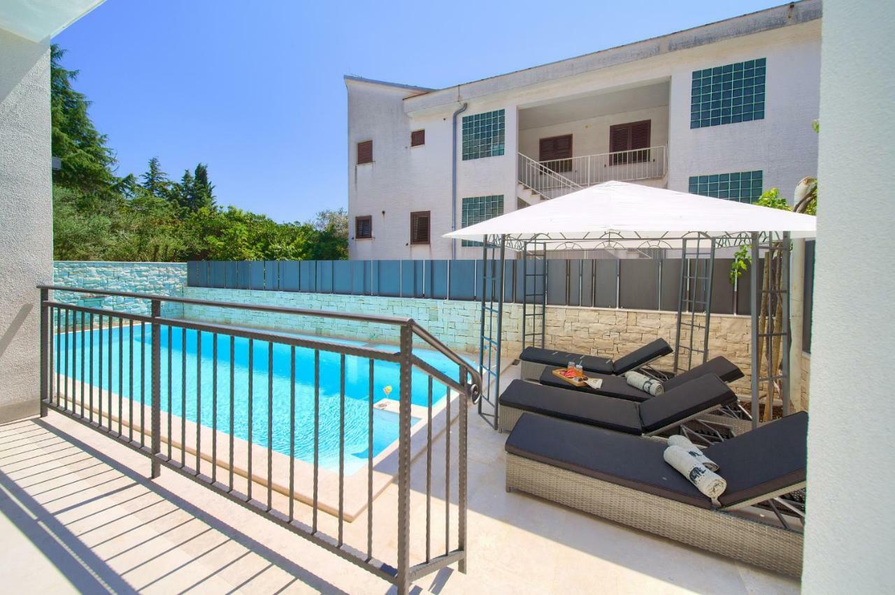 Luxury Vall Apartment Крк Экстерьер фото